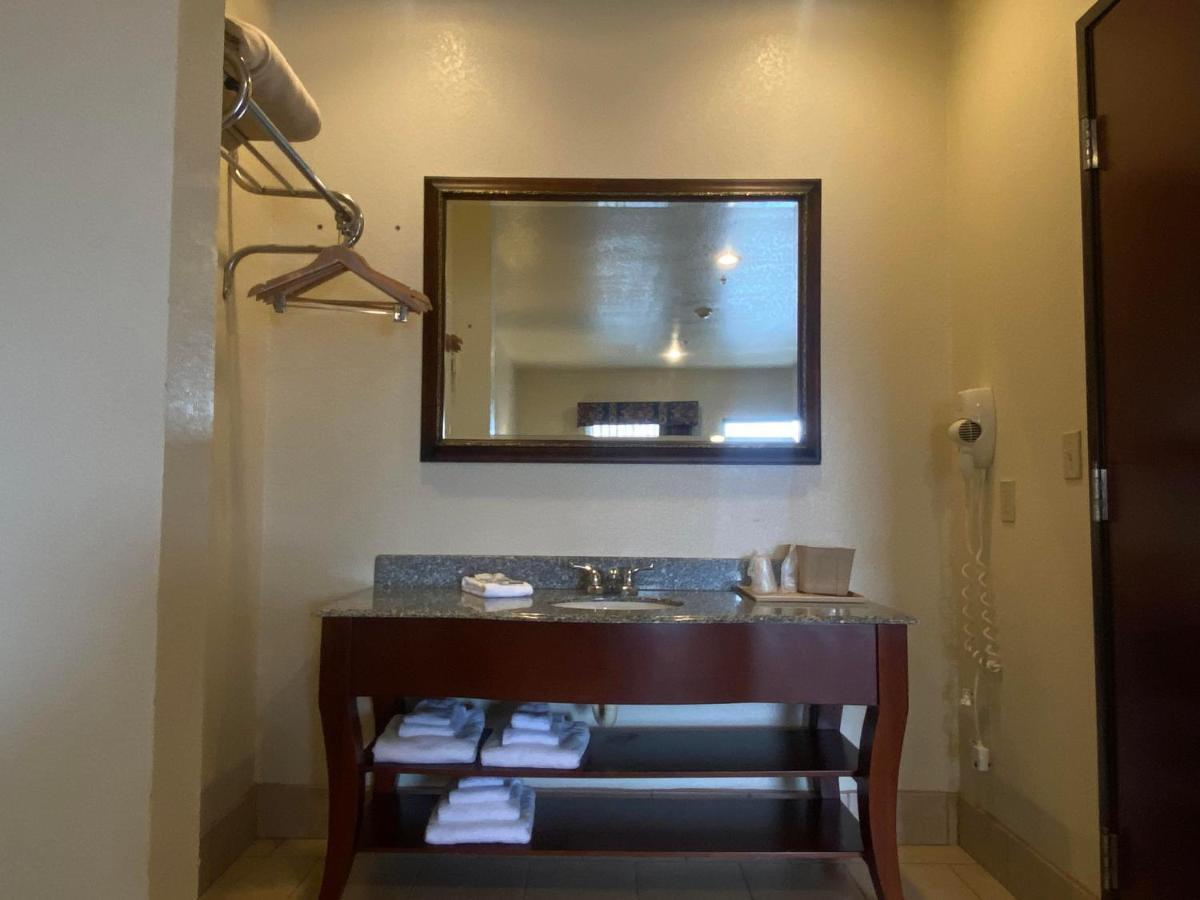 Hiway Inn Express - Kiowa Екстер'єр фото
