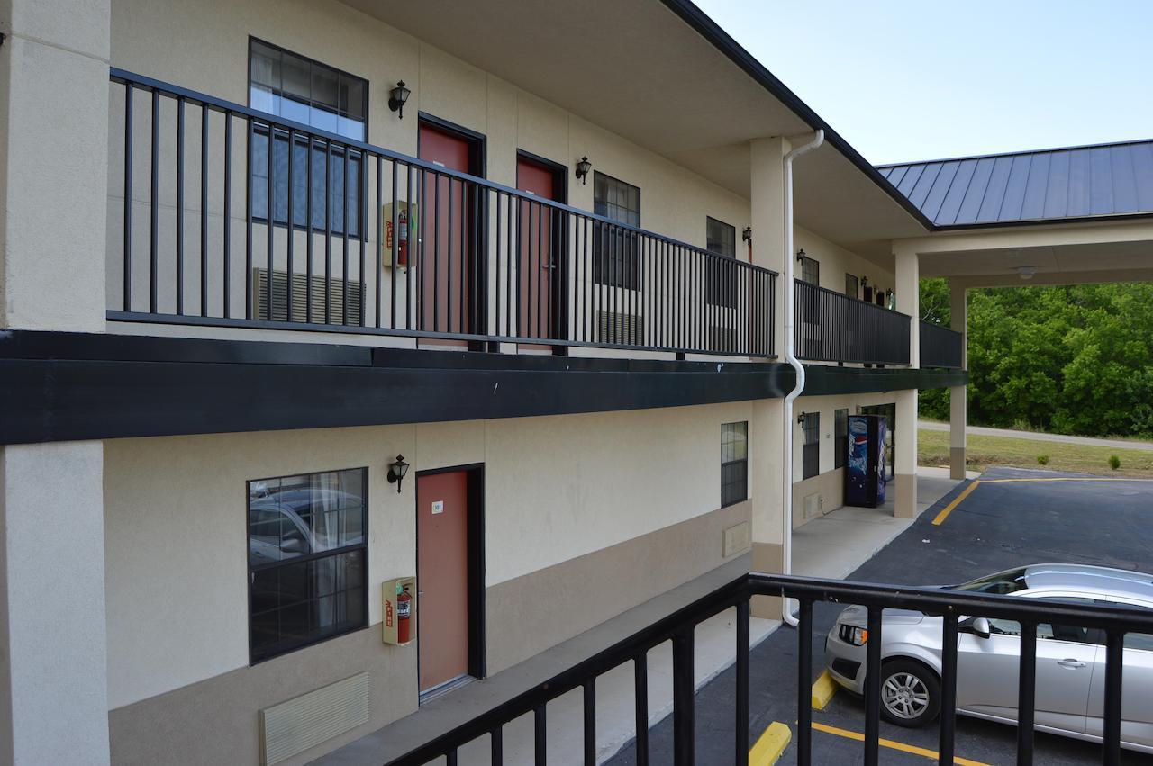 Hiway Inn Express - Kiowa Екстер'єр фото