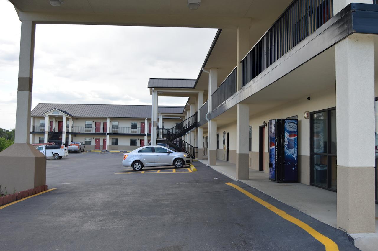 Hiway Inn Express - Kiowa Екстер'єр фото
